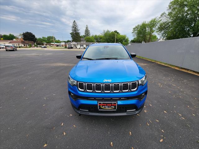 2025 Jeep Compass COMPASS LATITUDE 4X4