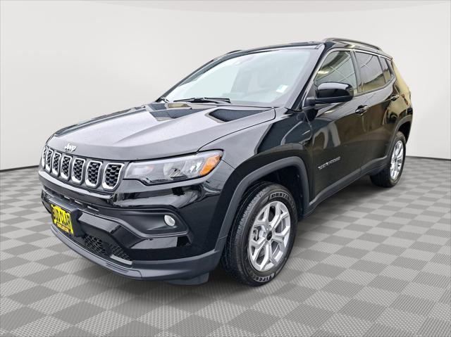 2025 Jeep Compass COMPASS LATITUDE 4X4