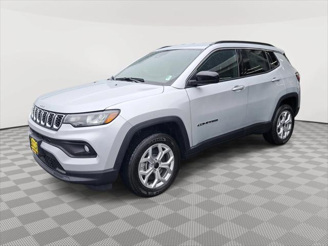 2025 Jeep Compass COMPASS LATITUDE 4X4