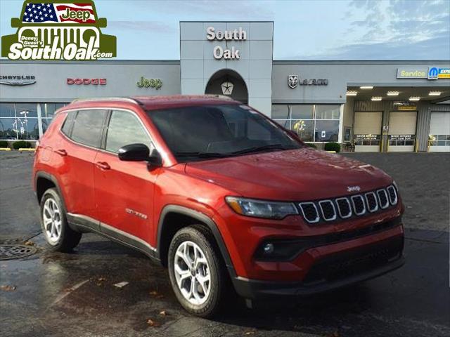 2025 Jeep Compass COMPASS LATITUDE 4X4