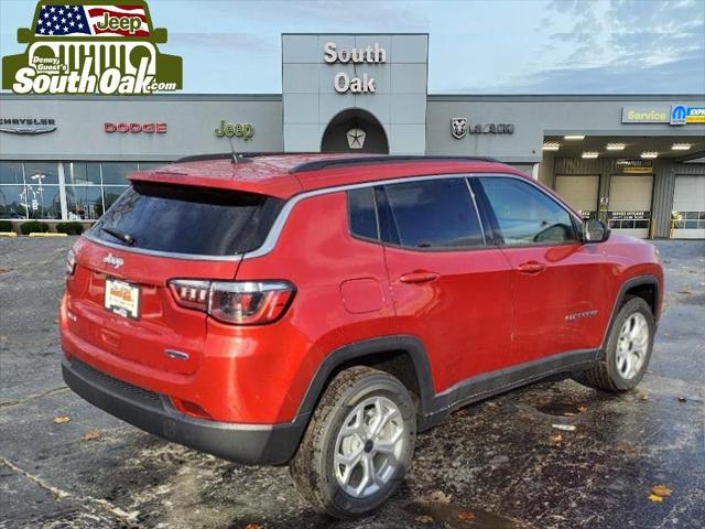 2025 Jeep Compass COMPASS LATITUDE 4X4