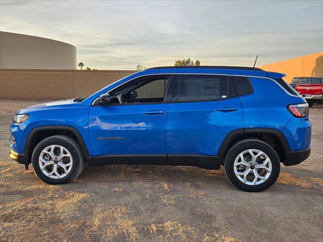 2025 Jeep Compass COMPASS LATITUDE 4X4