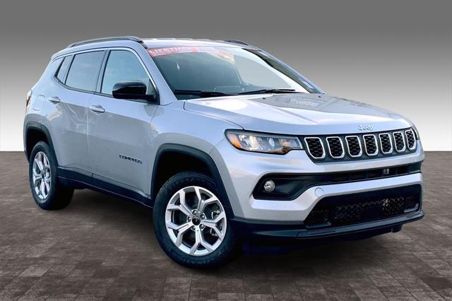 2025 Jeep Compass COMPASS LATITUDE 4X4