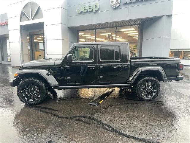 2025 Jeep Gladiator GLADIATOR NIGHTHAWK 4X4