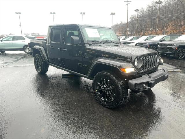 2025 Jeep Gladiator GLADIATOR NIGHTHAWK 4X4