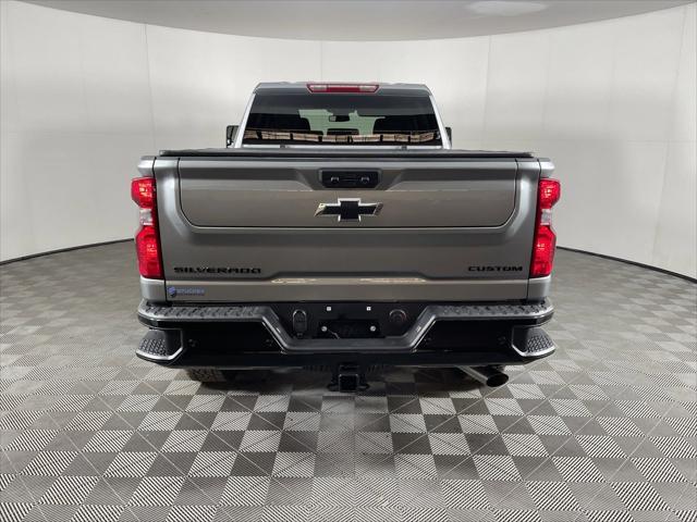 2024 Chevrolet Silverado 2500HD 4WD Crew Cab Standard Bed Custom