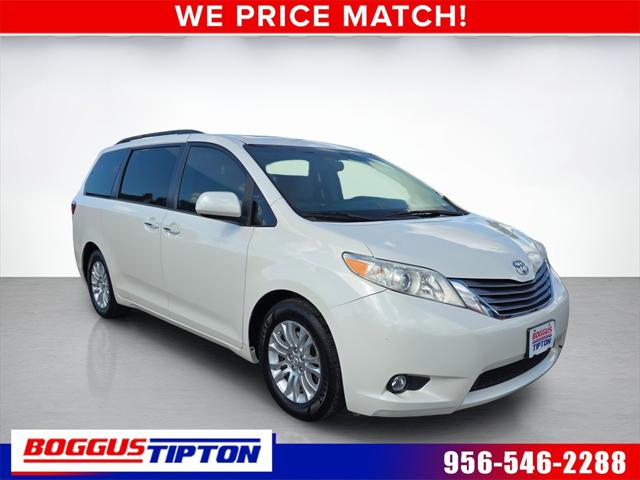 2017 Toyota Sienna XLE Premium 8 Passenger