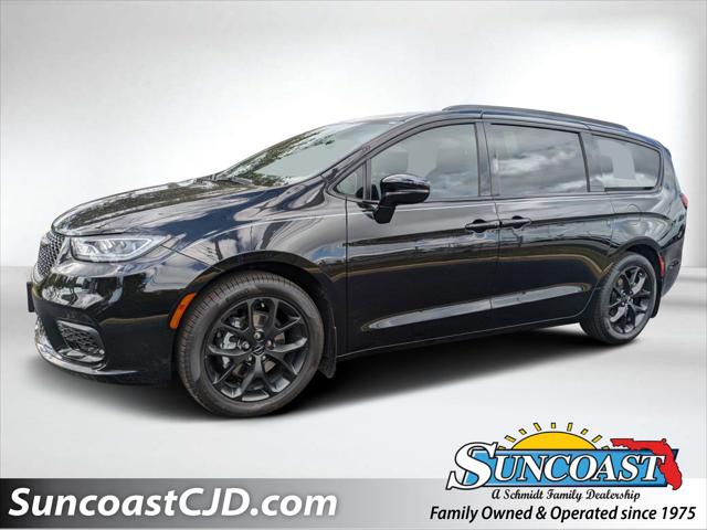 2024 Chrysler Pacifica PACIFICA TOURING L