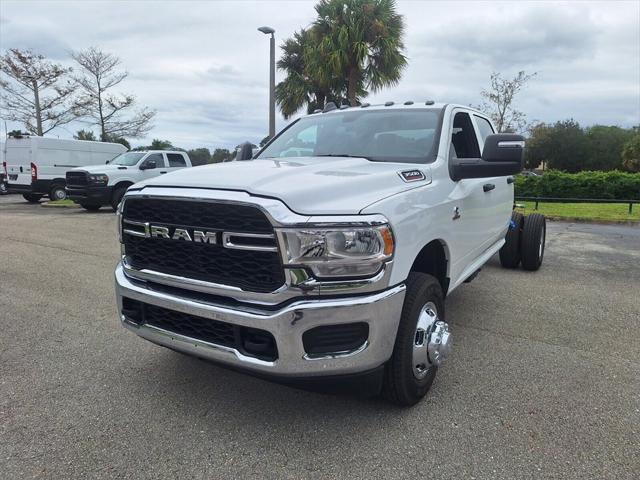 2024 RAM Ram 3500 Chassis Cab RAM 3500 TRADESMAN CREW CAB CHASSIS 4X4 60 CA