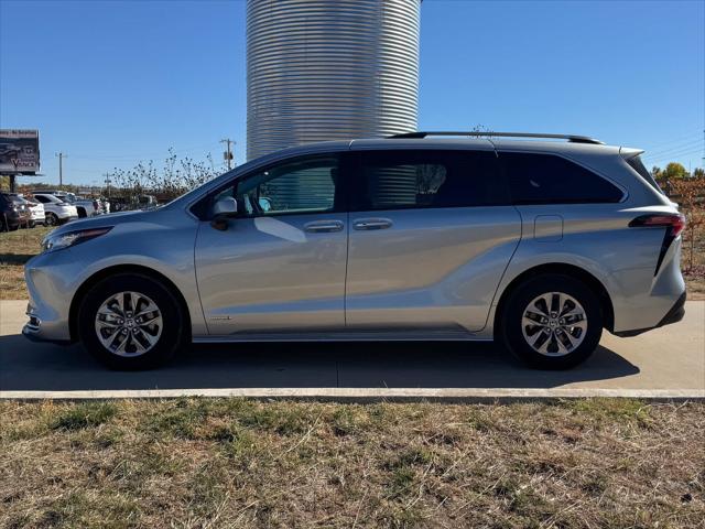 2021 Toyota Sienna XLE