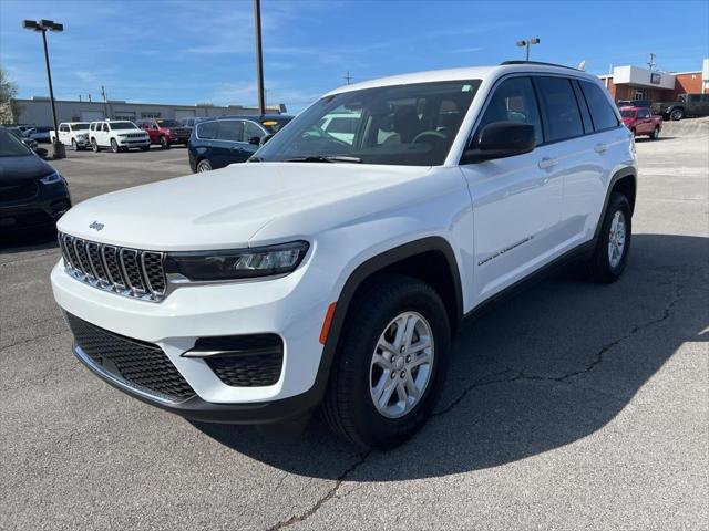 2023 Jeep Grand Cherokee Laredo 4x2