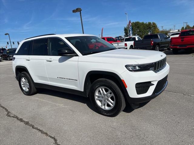 2023 Jeep Grand Cherokee Laredo 4x2