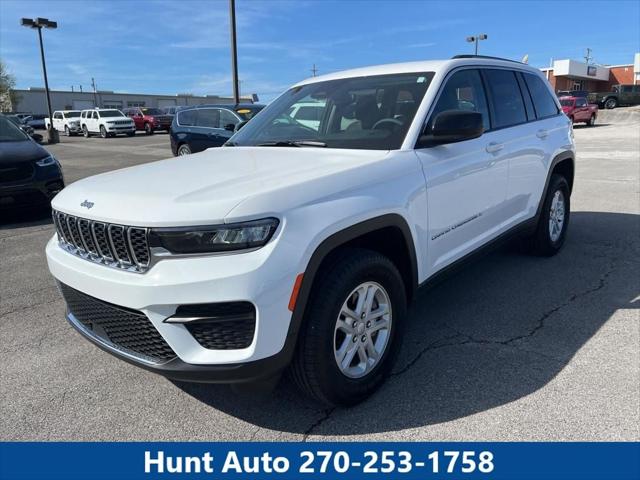 2023 Jeep Grand Cherokee Laredo 4x2
