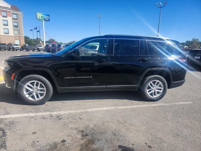 2023 Jeep Grand Cherokee L Laredo 4x2