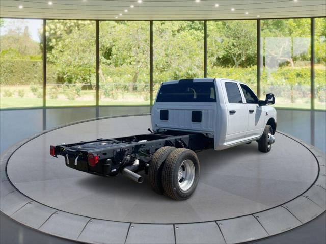 2024 RAM Ram 3500 Chassis Cab RAM 3500 TRADESMAN CREW CAB CHASSIS 4X4 60 CA