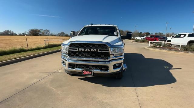 2024 RAM Ram 3500 Chassis Cab RAM 3500 TRADESMAN CREW CAB CHASSIS 4X4 60 CA