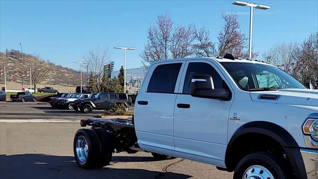 2024 RAM Ram 5500 Chassis Cab RAM 5500 TRADESMAN CHASSIS CREW CAB 4X4 60 CA