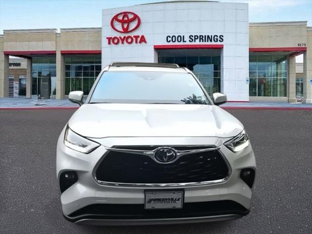 2023 Toyota Highlander Hybrid Platinum 2023 Toyota Highlander Hybrid Platinum