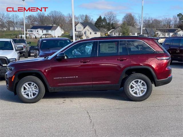 2025 Jeep Grand Cherokee GRAND CHEROKEE LAREDO 4X4