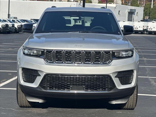 2025 Jeep Grand Cherokee GRAND CHEROKEE LAREDO X 4X4