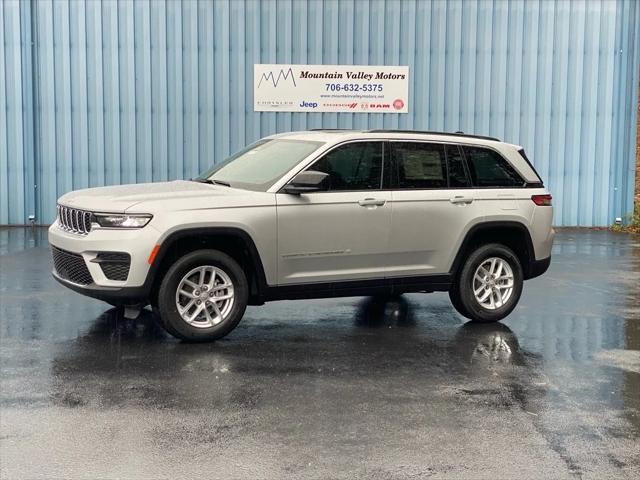 2025 Jeep Grand Cherokee GRAND CHEROKEE LAREDO X 4X4