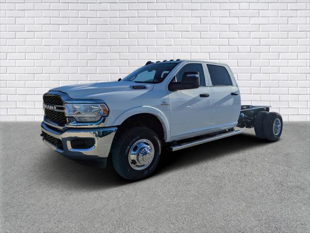 2024 RAM Ram 3500 Chassis Cab RAM 3500 TRADESMAN CREW CAB CHASSIS 4X4 60 CA