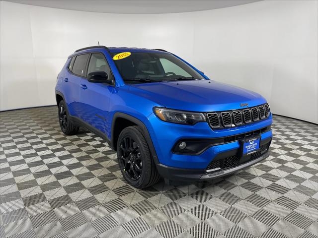 2025 Jeep Compass COMPASS LATITUDE 4X4