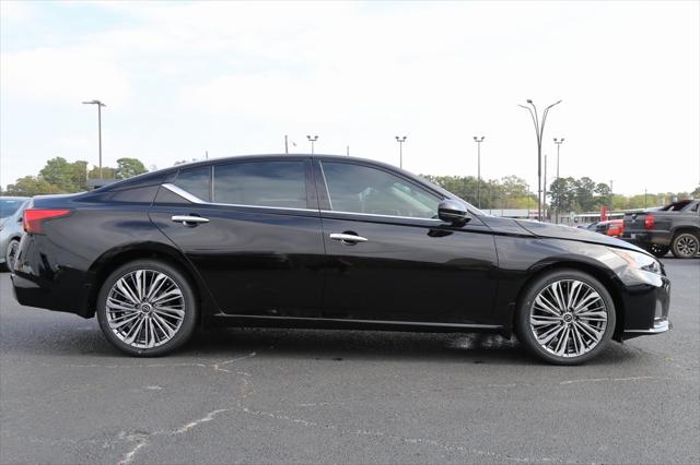 2025 Nissan Altima SL FWD