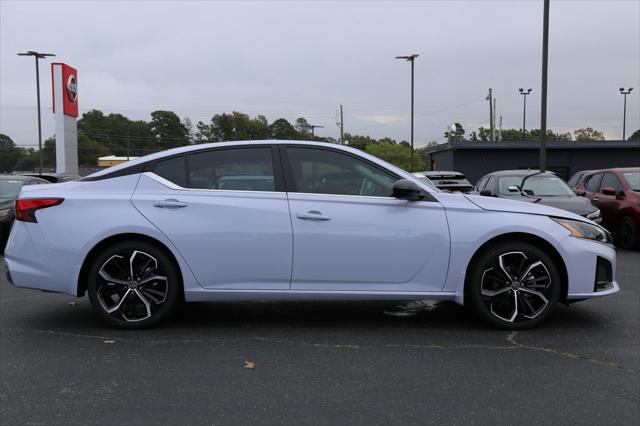 2025 Nissan Altima SR FWD