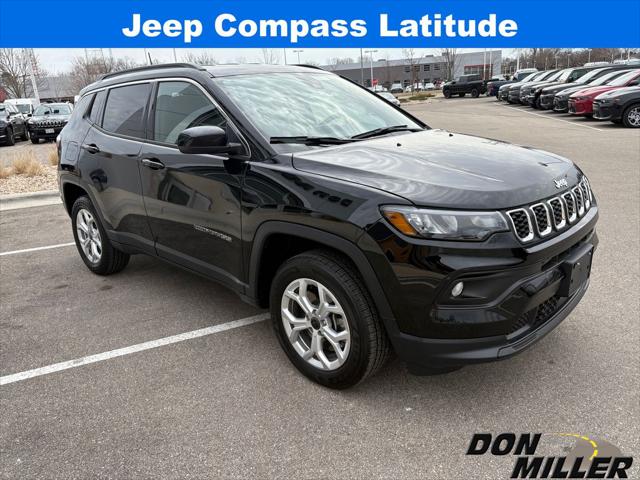 2025 Jeep Compass COMPASS LATITUDE 4X4