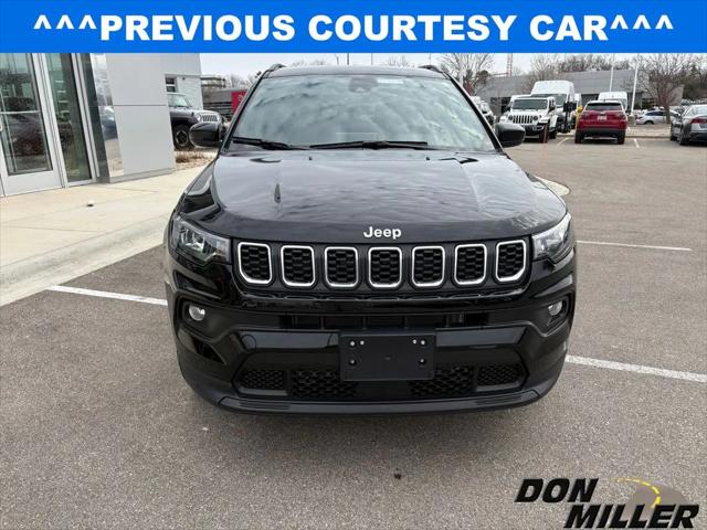 2025 Jeep Compass COMPASS LATITUDE 4X4