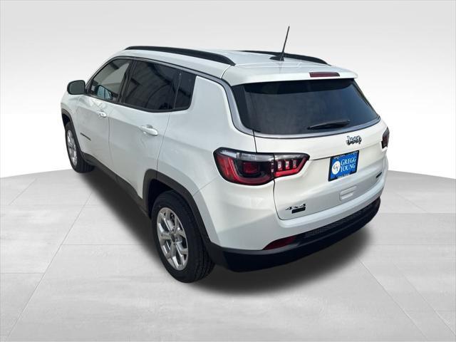 2025 Jeep Compass COMPASS LATITUDE 4X4