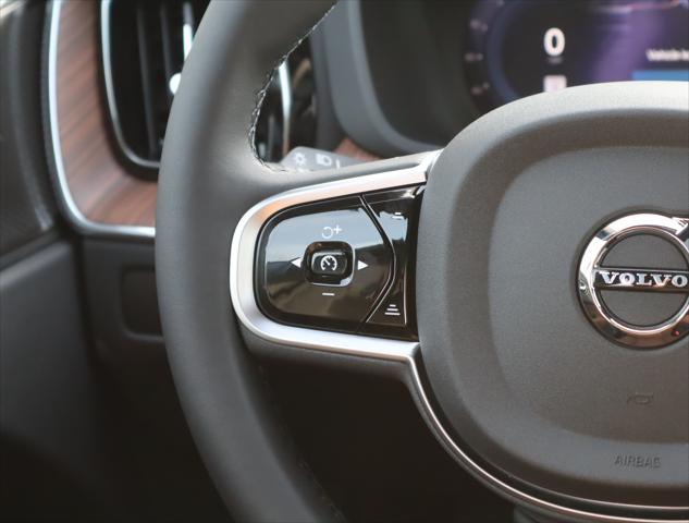 2025 Volvo XC60 Plug-In Hybrid Plus