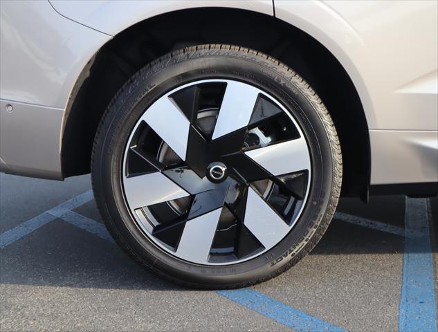 2025 Volvo XC60 Plug-In Hybrid Plus