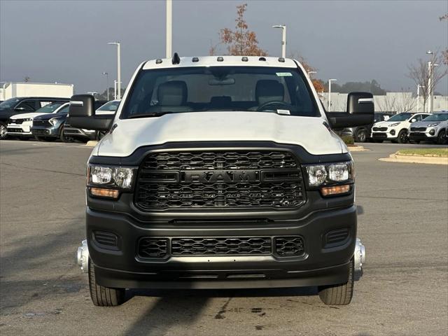 2024 RAM Ram 3500 Chassis Cab RAM 3500 TRADESMAN CREW CAB CHASSIS 4X4 60 CA