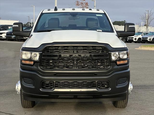 2024 RAM Ram 3500 Chassis Cab RAM 3500 TRADESMAN CREW CAB CHASSIS 4X4 60 CA