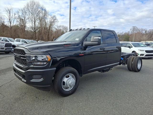 2024 RAM Ram 3500 Chassis Cab RAM 3500 TRADESMAN CREW CAB CHASSIS 4X2 60 CA