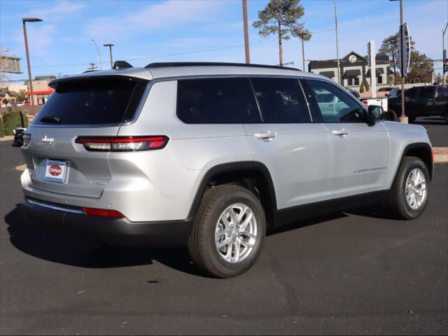 2025 Jeep Grand Cherokee Laredo 4x4