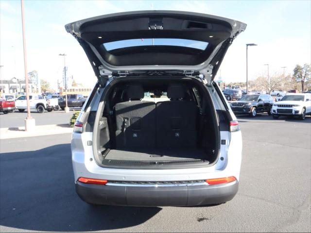 2025 Jeep Grand Cherokee Laredo 4x4