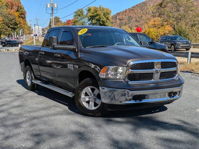 2022 RAM 1500 Classic Tradesman Crew Cab 4x4 64 Box