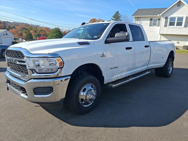 2022 RAM 3500 Tradesman Crew Cab 4x4 8 Box