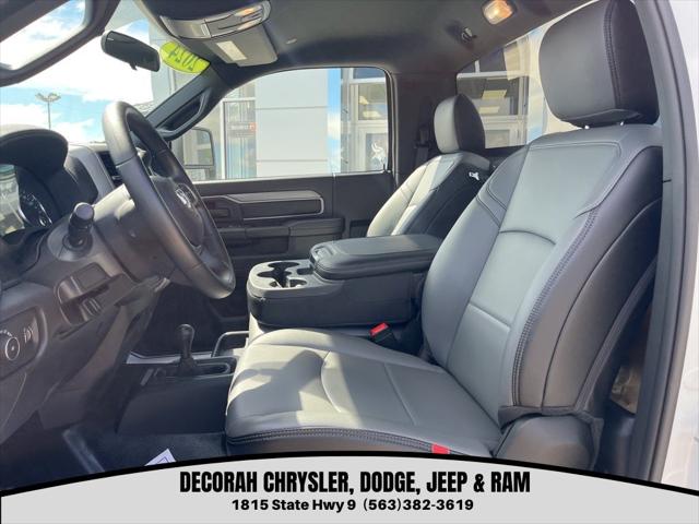 2024 RAM Ram 5500 Chassis Cab RAM 5500 TRADESMAN CHASSIS REGULAR CAB 4X4 84 CA 2024 RAM Ram 5500 Chassis Cab RAM 5500 TRADESMAN CHASSIS REGULAR CAB 4X4 84 CA