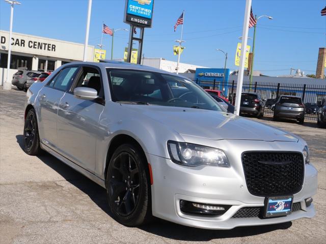 2022 Chrysler 300 Touring L