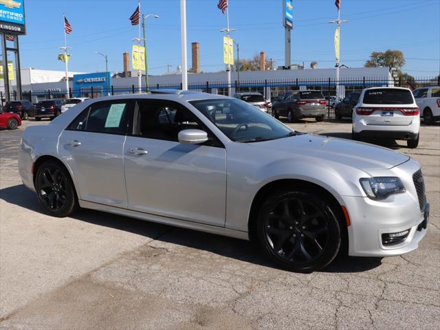 2022 Chrysler 300 Touring L