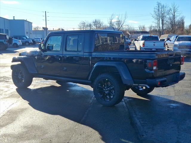 2025 Jeep Gladiator GLADIATOR NIGHTHAWK 4X4