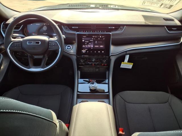 2025 Jeep Grand Cherokee GRAND CHEROKEE L LAREDO X 4X2
