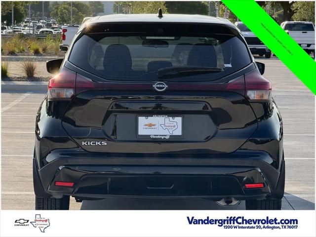 2022 Nissan Kicks S Xtronic CVT