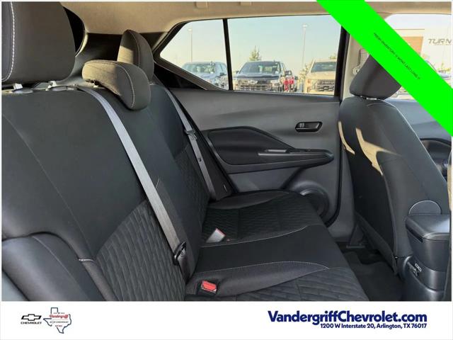 2022 Nissan Kicks S Xtronic CVT