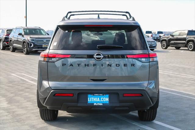 2025 Nissan Pathfinder SV