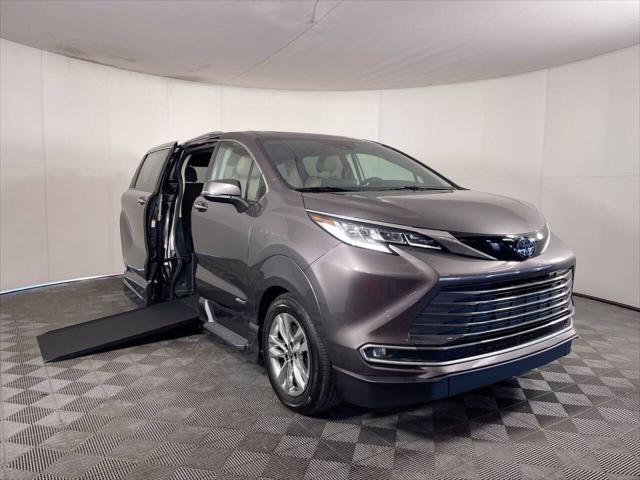 2021 Toyota Sienna Limited for sale in Phoenix, AZ